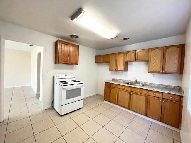 Foto del edificio - 1736-1740 Madrone Avenue