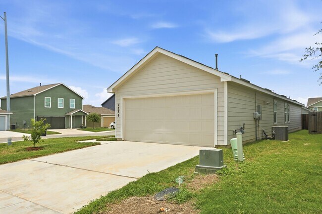 Foto del edificio - Spacious Southwest San Antonio Home Near Lackland AFB & Major Highways