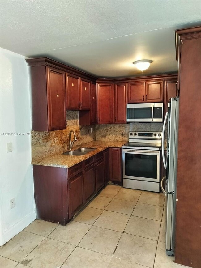 Building Photo - 6023 SW 69th St