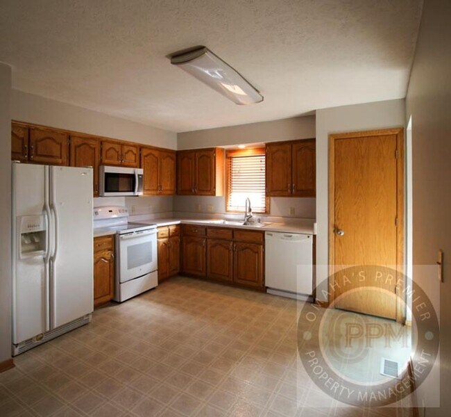 Foto del edificio - Comfortable 2 Bedroom/ 2 Bathroom/ 2 Car D...
