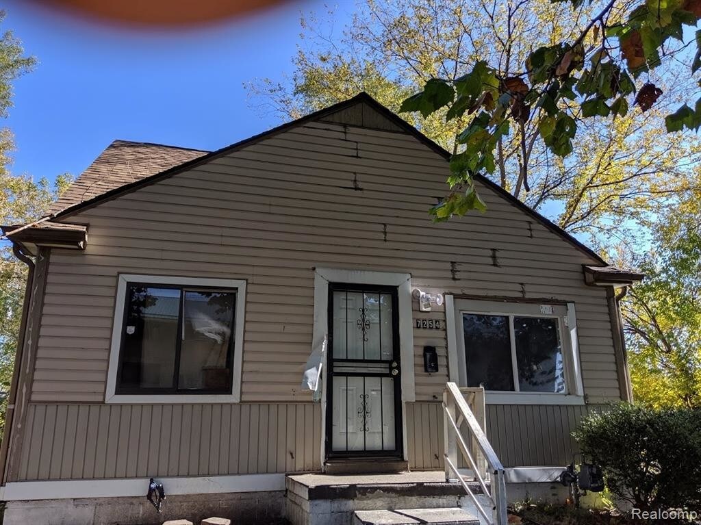 Primary Photo - 7254 Clayburn St
