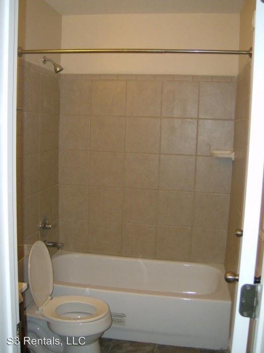 Foto del edificio - 810 Mccune Ct