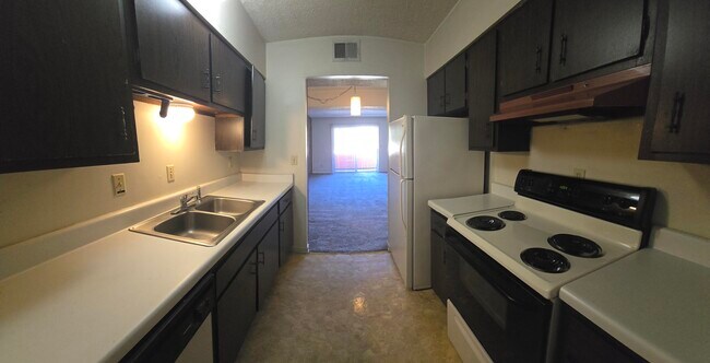 Foto del edificio - 209 W Miracle Strip Pkwy