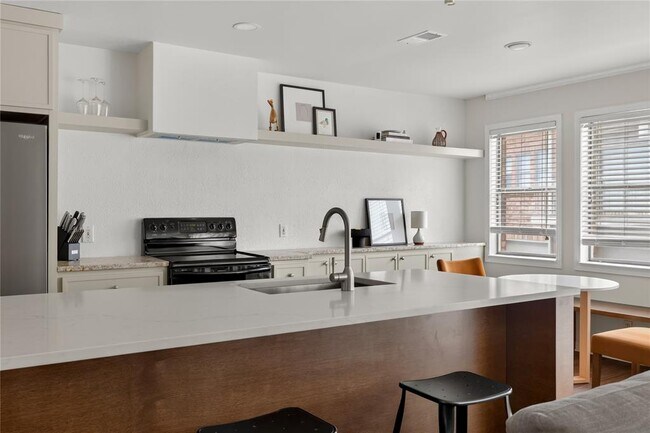 Foto del edificio - 3845 Ranch to Market Rd 2222