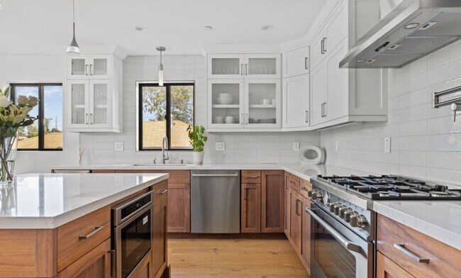 Foto del edificio - High-End Westside Rental on Washington Pl