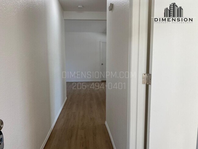 Building Photo - 869 S 41st St