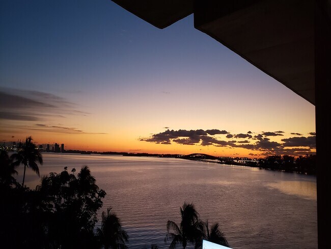 Twilight Views from all Rooms - 2451 Brickell Ave