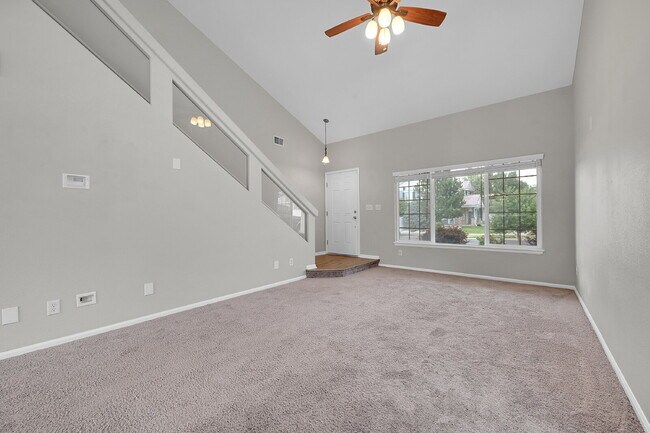 Foto del edificio - $2,795.00, 3 bed, 2.5 bath located in Denver.