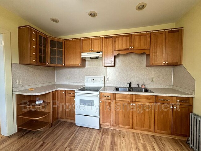 Building Photo - 137 Mifflin St