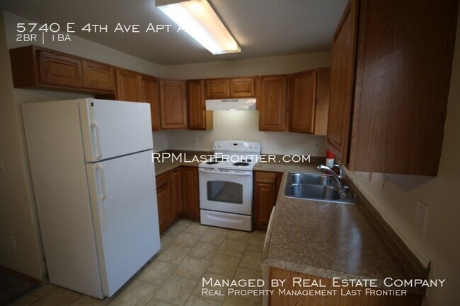 Building Photo - 5740 E 4th Ave