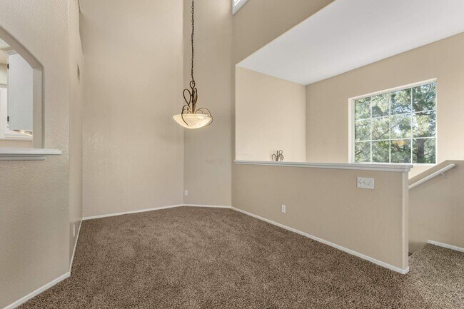 Building Photo - 1010 S Farralon Ln
