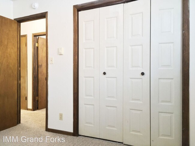 Building Photo - 734 Great Plains Ct