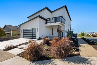 Building Photo - 3733 Mocha Ln