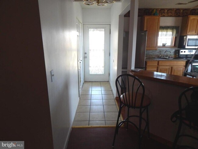 Building Photo - 2553 Warm Springs Rd