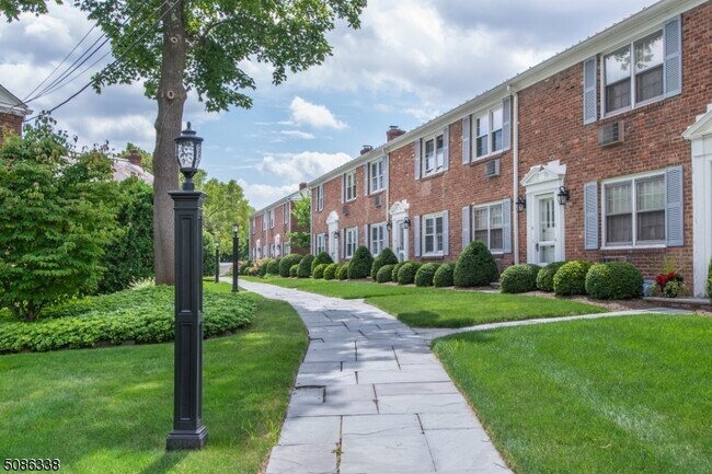 Foto del edificio - 66 New England Ave