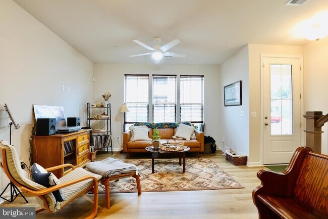 Foto del edificio - 773 Mount Airy Ter NE