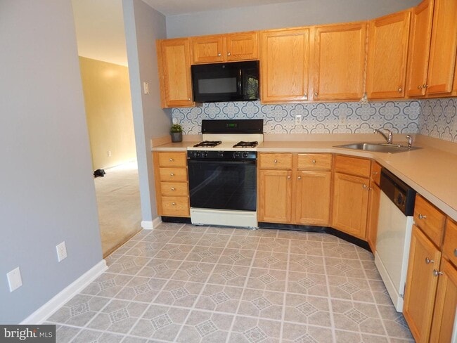 Building Photo - 531 Musket Ct