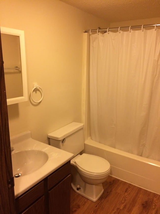 Building Photo - 507 W White St