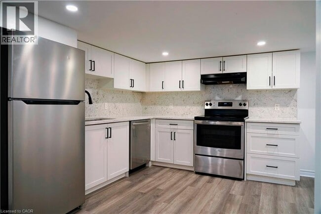 Building Photo - 93 E 31st St