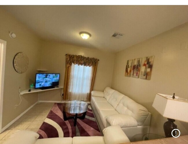 Foto del edificio - 3 Bedroom Single Family Home in Herndon
