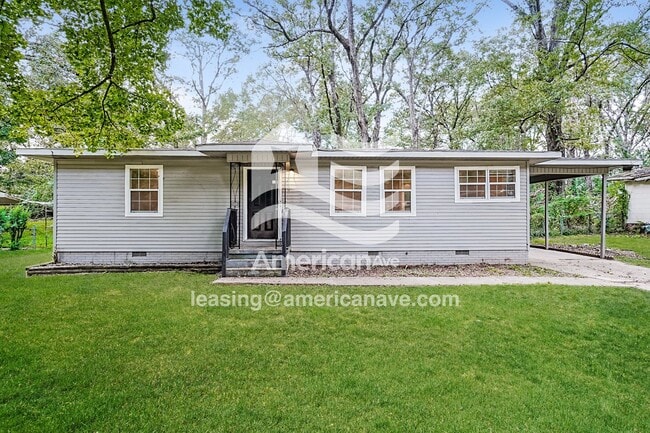 Building Photo - 3027 Woodside Dr