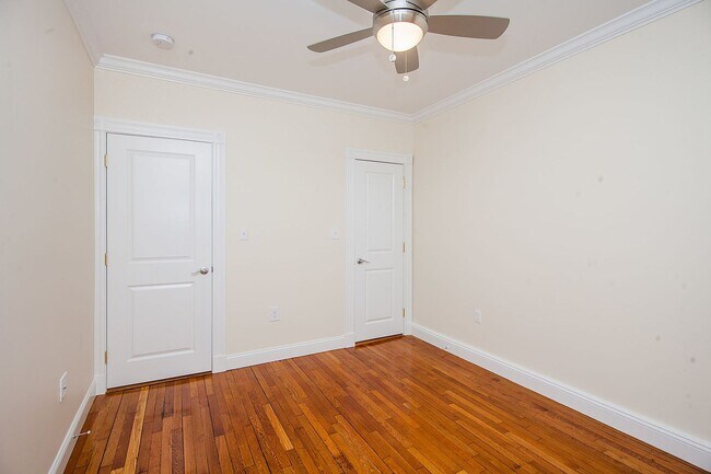 Foto del edificio - Charming 1 Bedroom-No Broker Fee