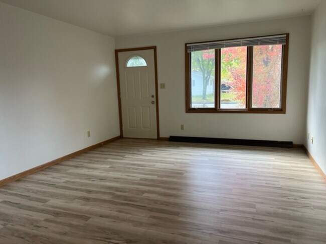 Building Photo - 1200 - 1202 Sylvan