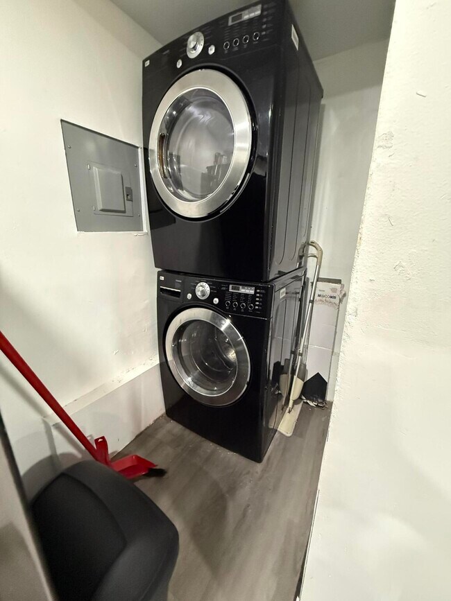 Foto del edificio - 168 NW 53rd St