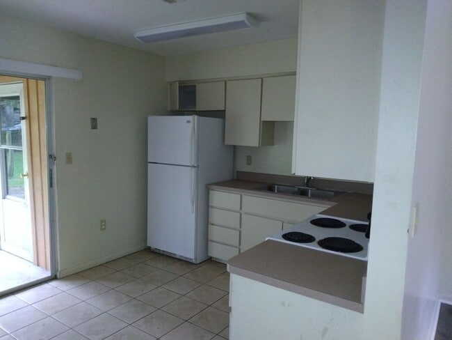 Building Photo - #612-613 Suncrest