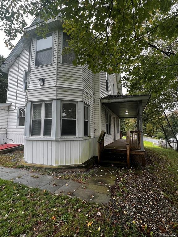 Building Photo - 422 Rock Hill Dr