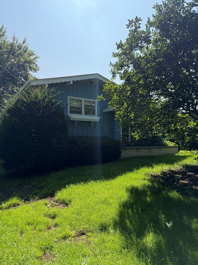 Building Photo - 531 N York Rd