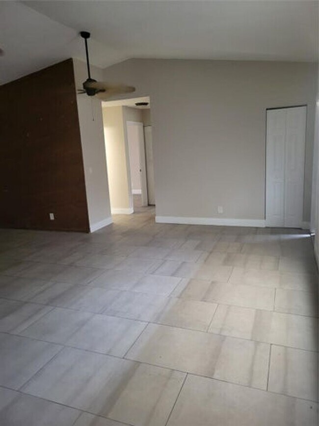 Foto del edificio - 7816 SW 7th Pl