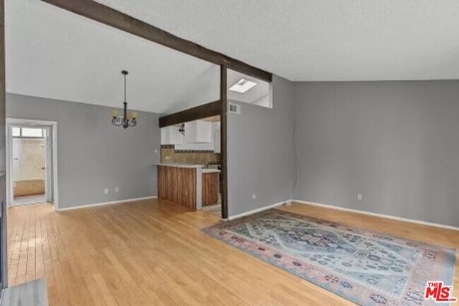 Foto del edificio - 18433 Hatteras St