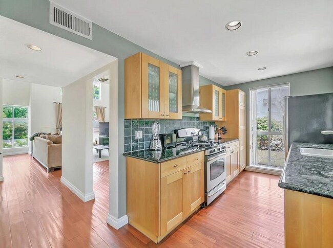 Foto del edificio - 1139 Yale St