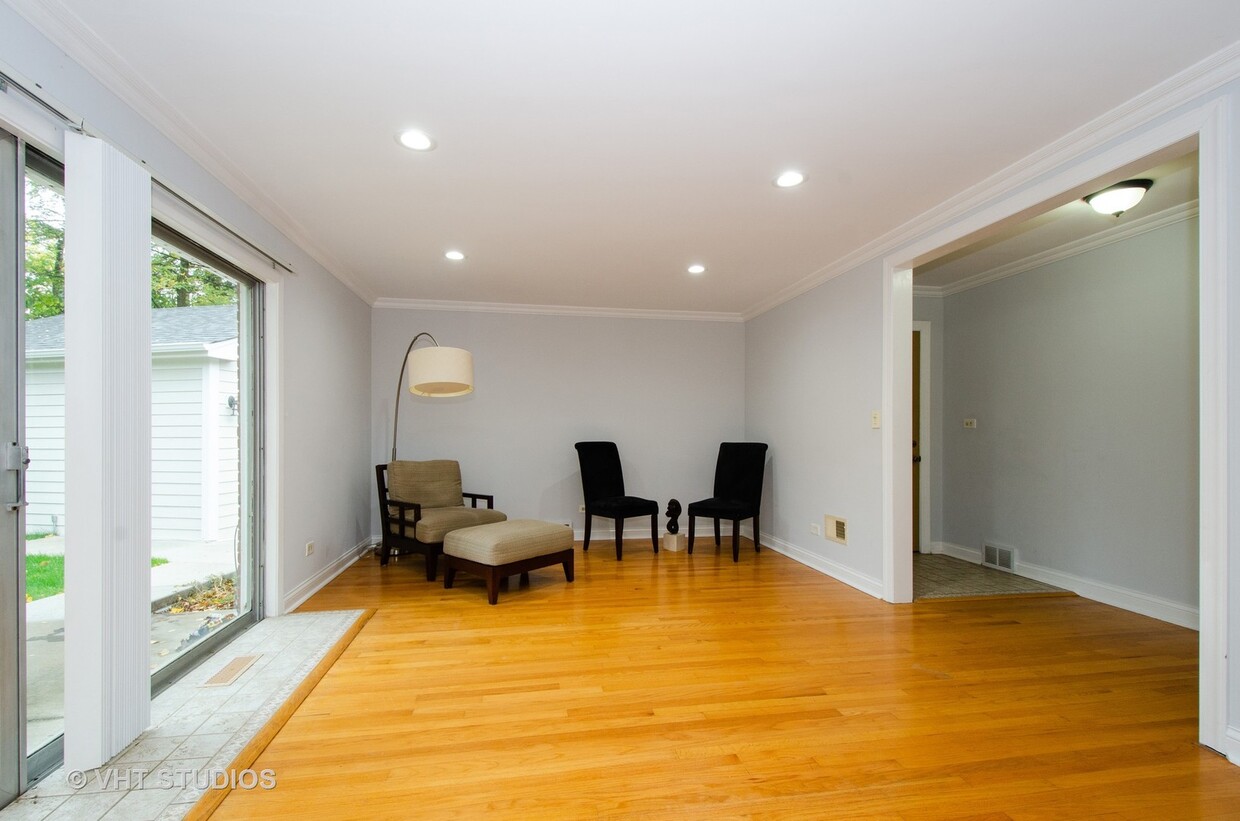 Primary Photo - 2117 Parkview Ct