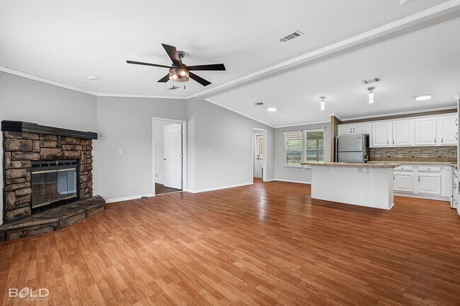 Building Photo - Country LIving!!