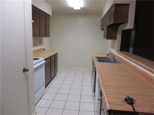 Foto del edificio - 9722 Rapid River Ln