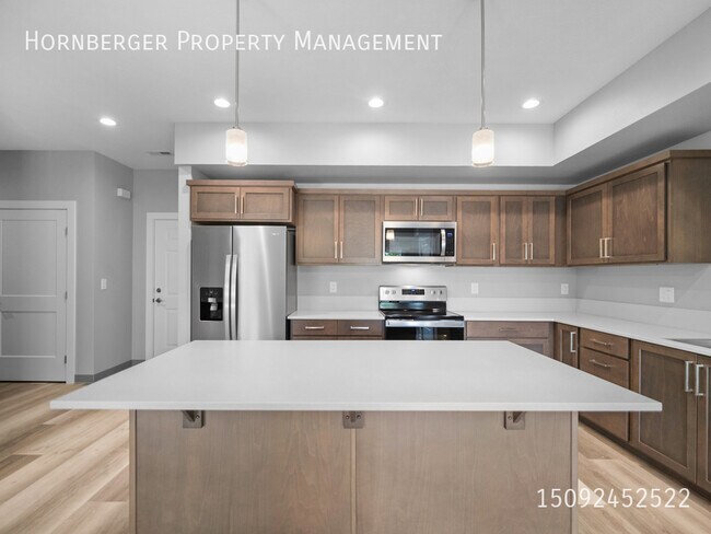 Foto del edificio - 1715 N Manifold Ln
