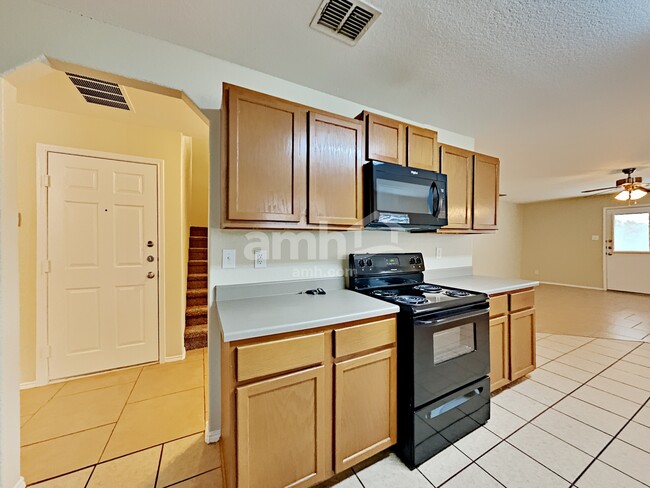 Foto del edificio - 12803 Salerno Way