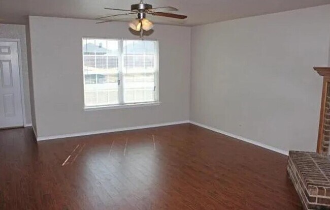 Foto del edificio - 3705 Ida Dr