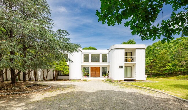 Foto del edificio - 404 Water Mill Towd Rd