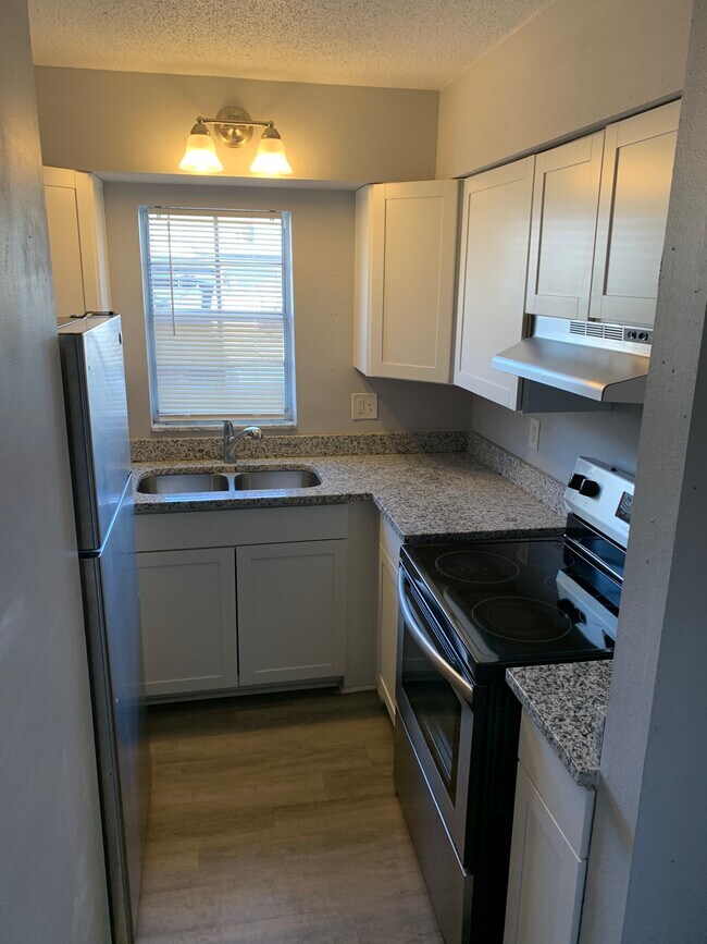 Foto del edificio - 1 Bed/1 Bath - Unit 206