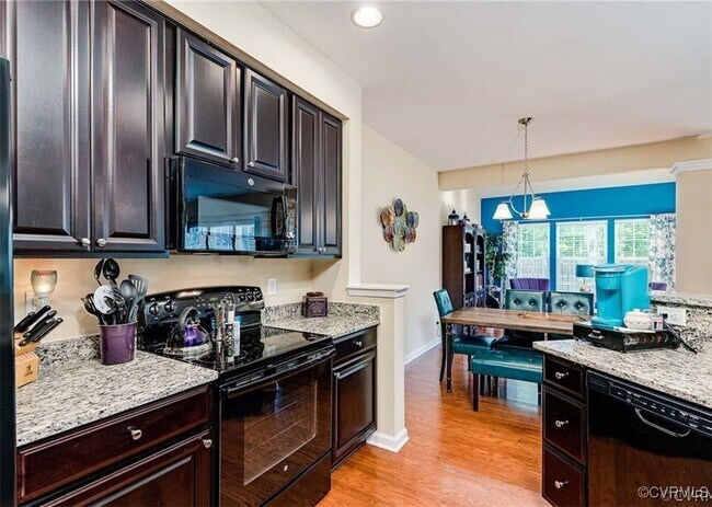 Building Photo - 3414 Avocado Dr