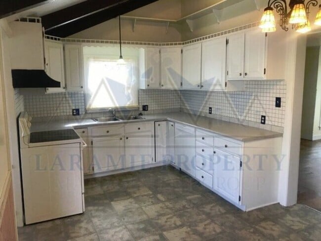 Foto del edificio - 911 E Steele St