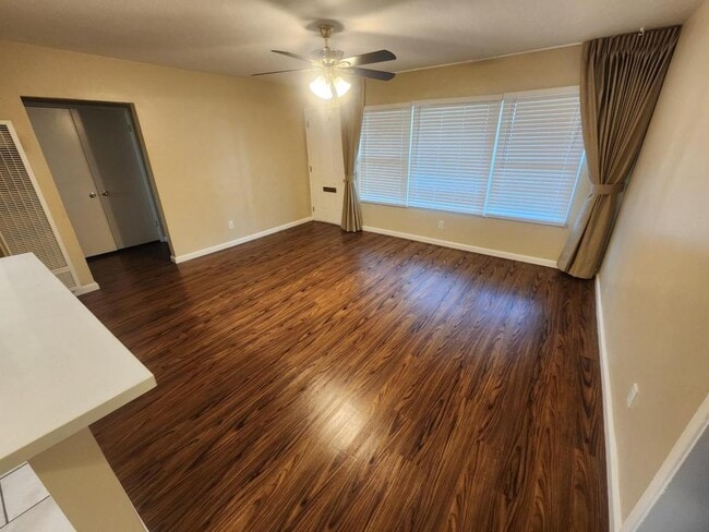 Foto del edificio - 5444 Roswell St
