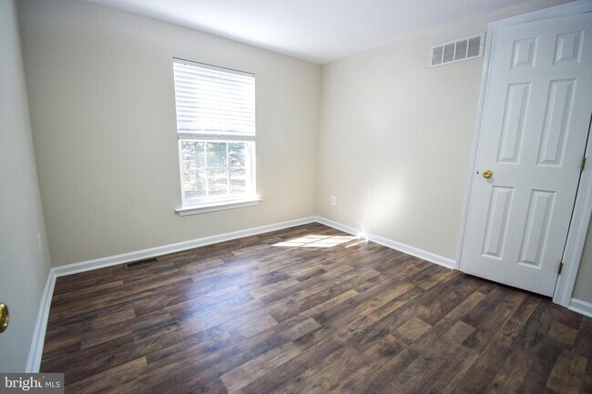 Building Photo - 2011 Limekiln Pike