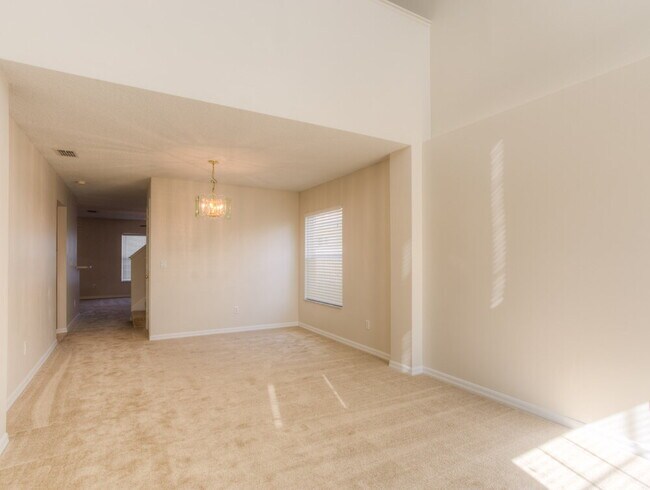 Foto del edificio - 2217 Heathwood Cir