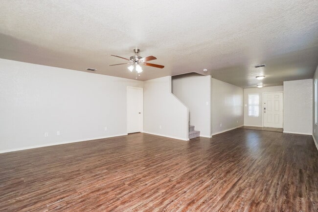 Building Photo - 3818 Amber Chase