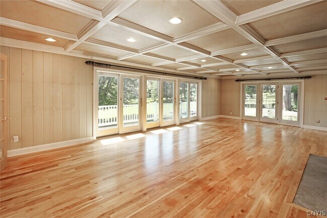 Foto del edificio - 2890 W Lake Rd