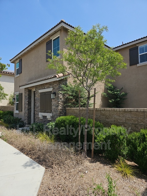 Building Photo - 142 Seapine Ct